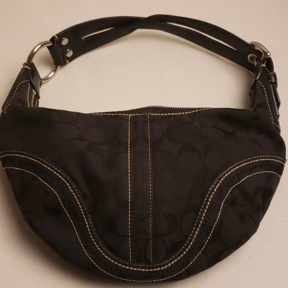 Coach mini Monogrammed black 11/7